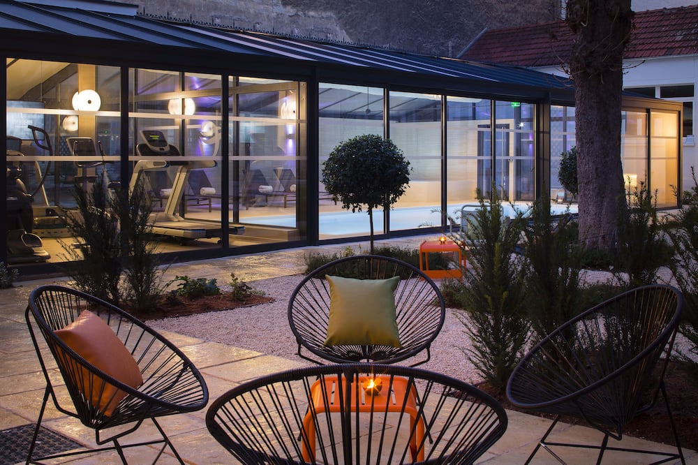 オセアニア ル ジュラ ディジョン 写真