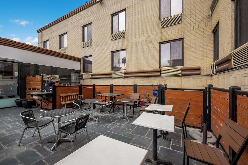 クオリティ  イン JFK エアポート ロックアウェイ ブルバード 写真