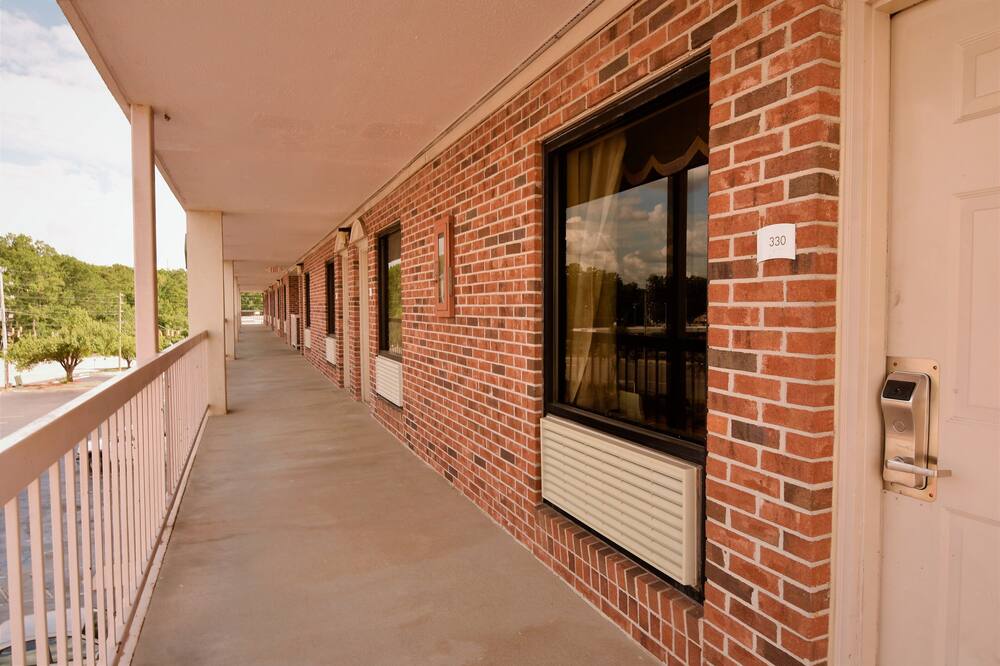 ロードウェイ イン ハービソン エリア 写真