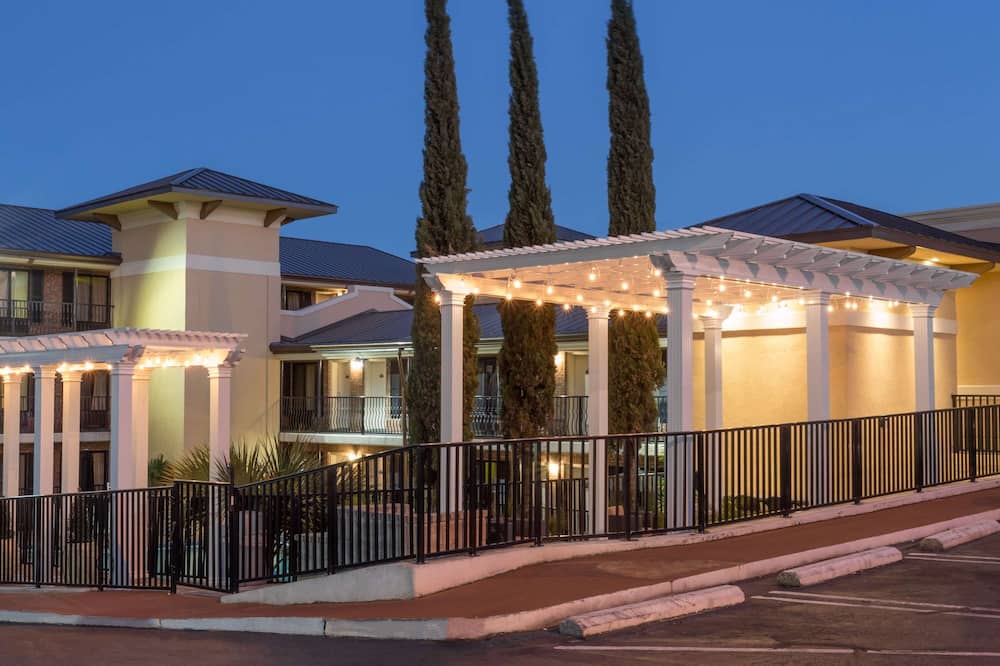 デイズ イン バイ ウィンダム ペンサコラ - ヒストリック ダウンタウン 写真