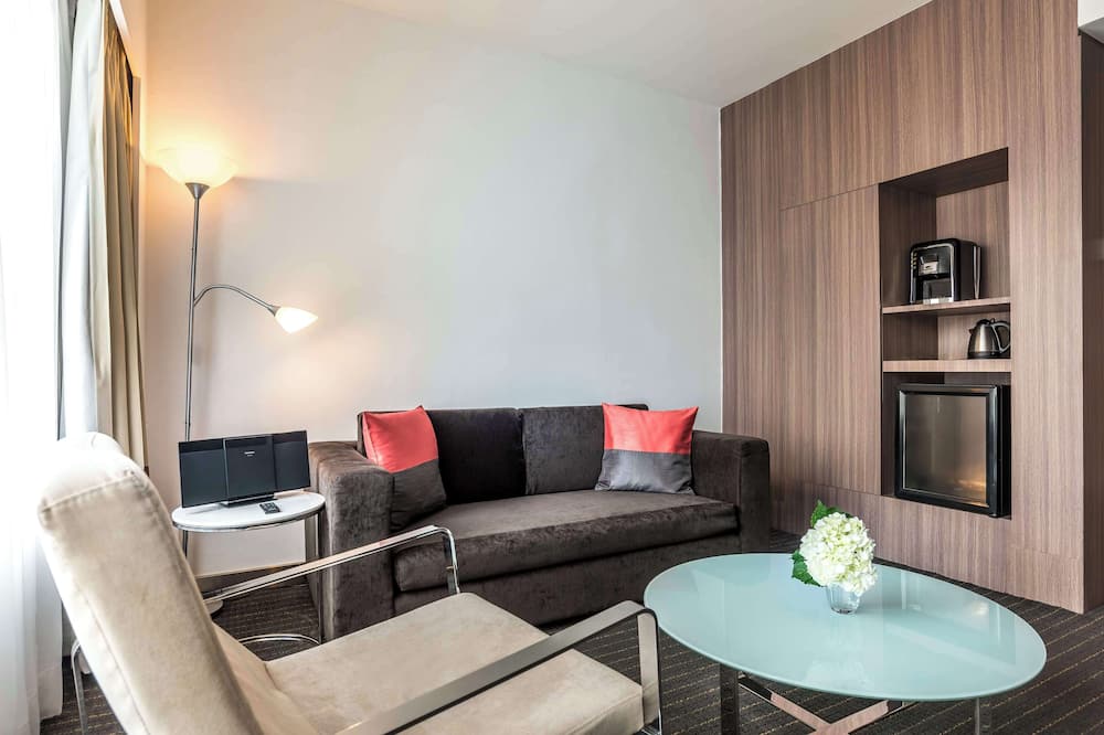 ヒルトン ガーデン イン バンコク シーロム 写真