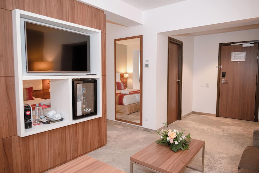 Ramada Plaza by Wyndham Craiova 写真