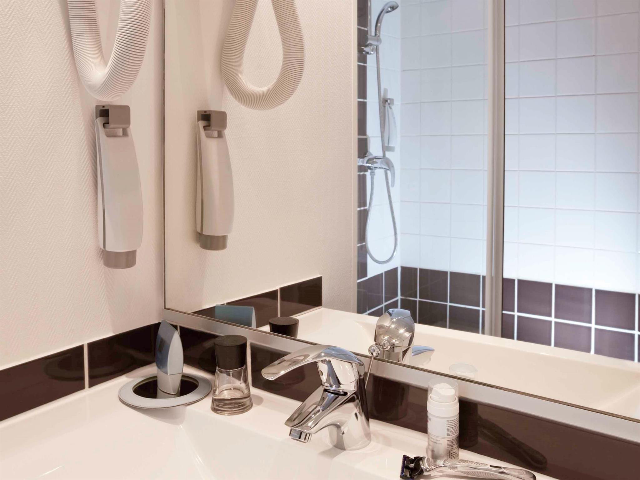 イビス パリ ポルト ドゥ モントルイユ 写真