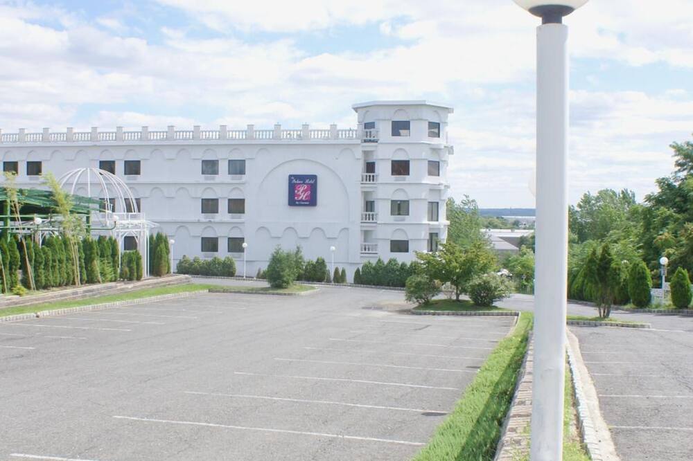 ラリタン ホテル 写真