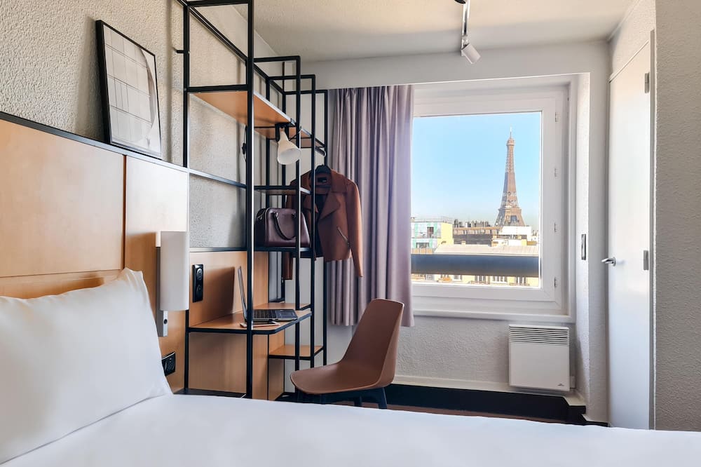 イビス パリ トゥール エッフェル カンブロンヌ 15区 写真