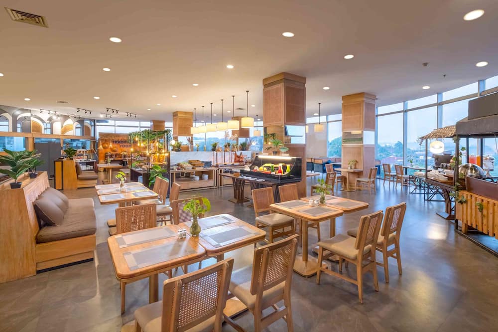 グランド エッジ ホテル スマラン 写真