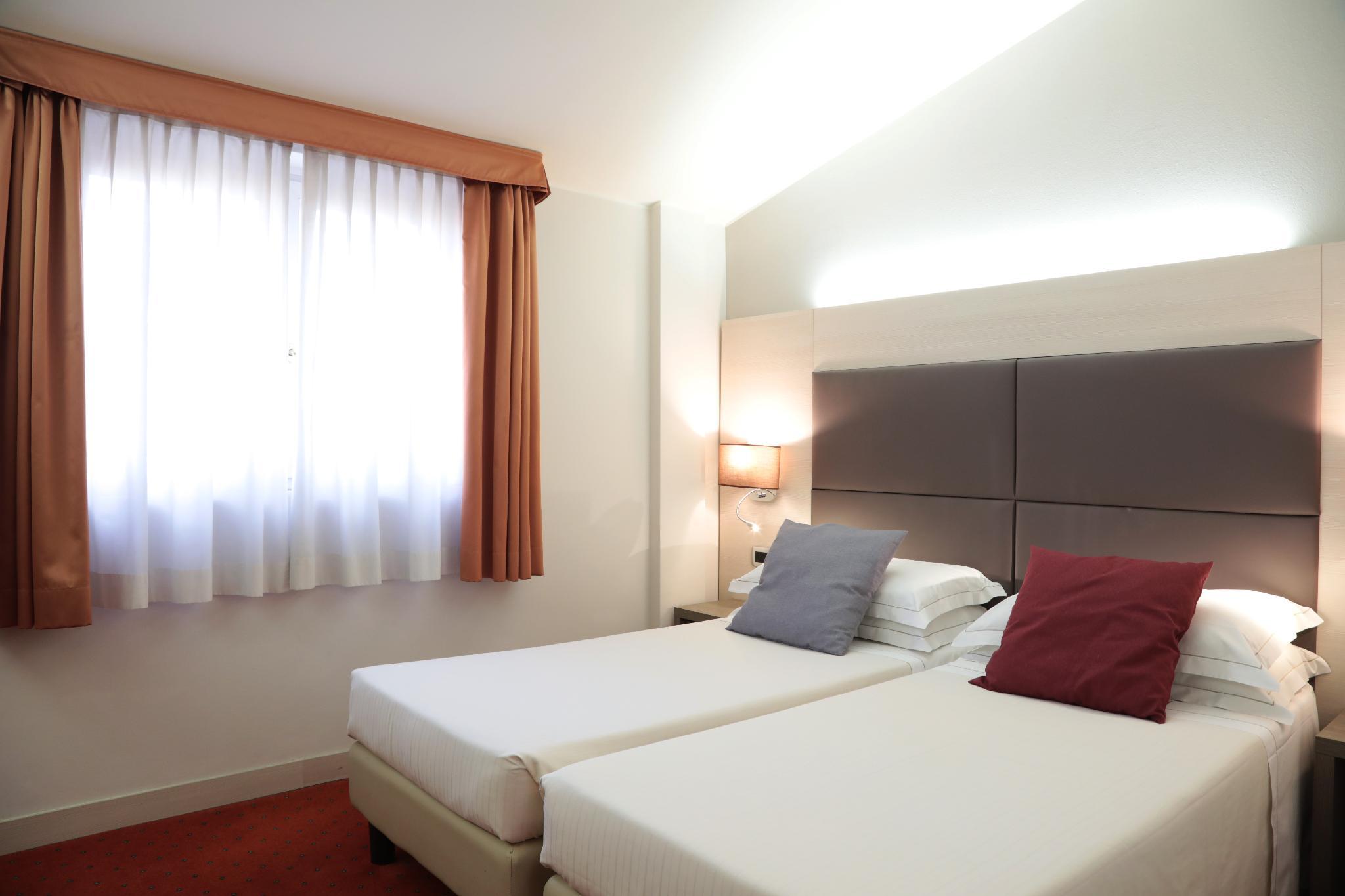 ホテル カンピオン 写真