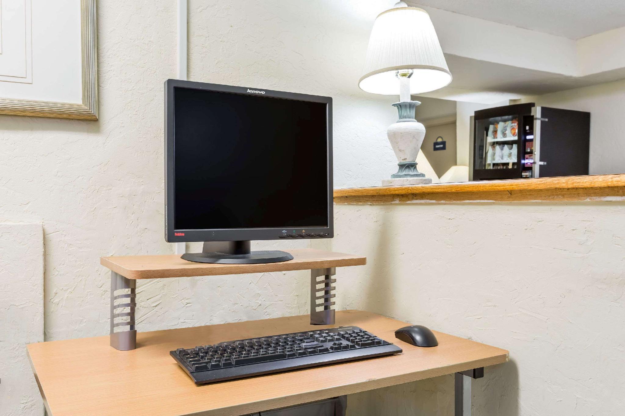 デイズ イン バイ ウィンダム ローリー グレンウッド - クラブツリー 写真