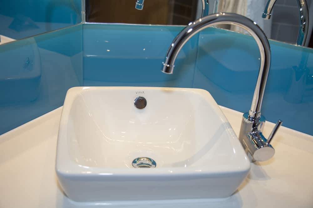 ホリデイ イン エクスプレス カーディフ ベイ バイ IHG 写真