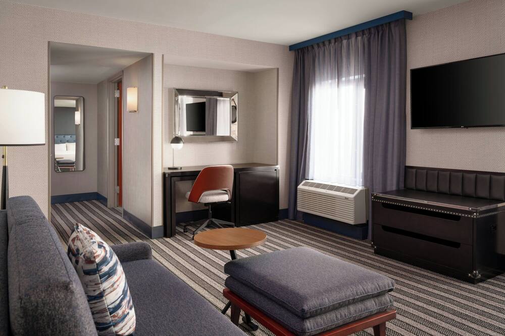 Courtyard by Marriott Boston Brookline 写真