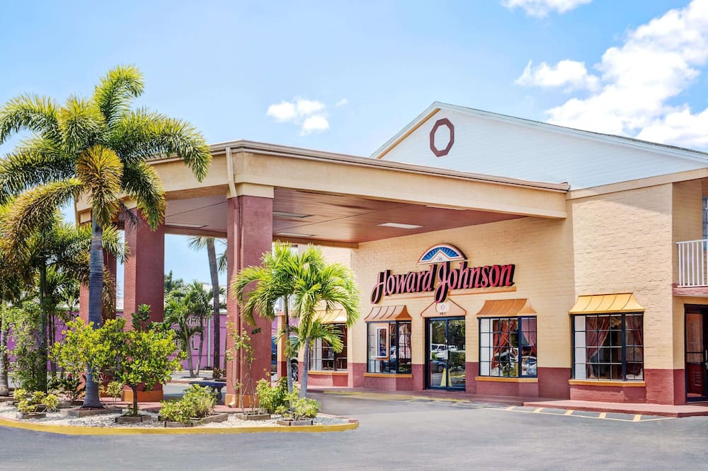 ハワード ジョンソン バイ ウィンダム フォート マイヤーズ フロリダ 写真