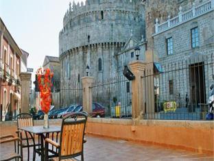 オスタル レスタウランテ プエルタ デル アルカサル 写真