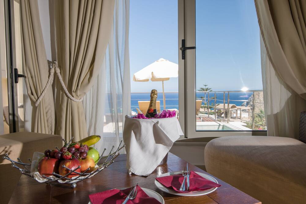 アンティネア スイーツ ホテル ＆ スパ 写真