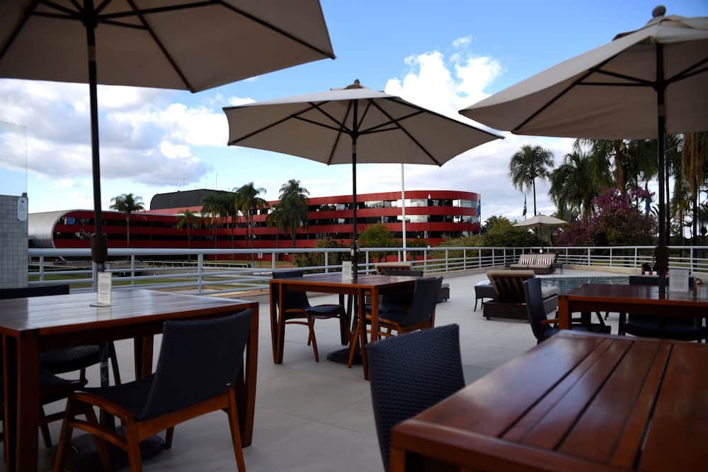 ゴールデン チューリップ ブラジリア アウヴォラーダ 写真