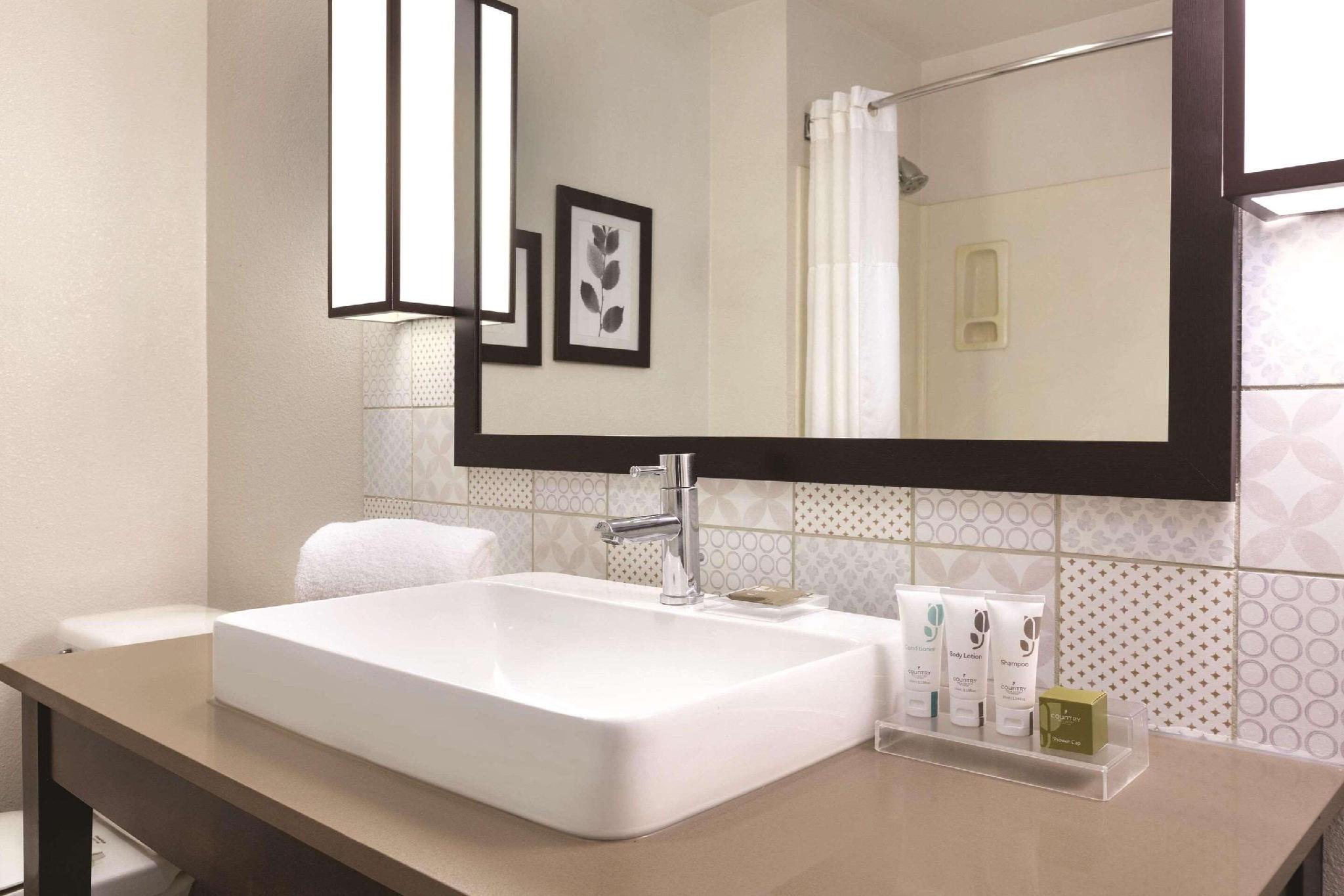 カントリー イン & スイーツ バイ ラディソン フレズノ ノース カリフォルニア 写真