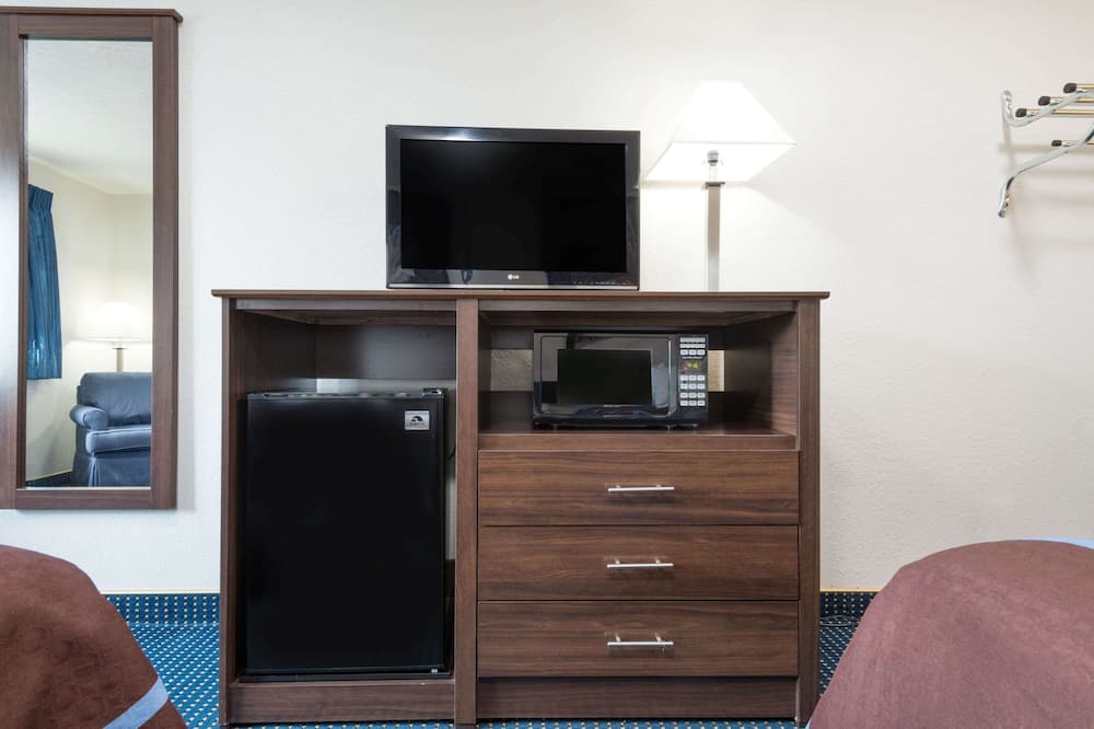 スーパー 8 バイ ウィンダム グリーンフィールド 写真