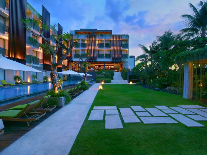 フォー ポインツ バイ シェラトン バリ スミニャック 写真