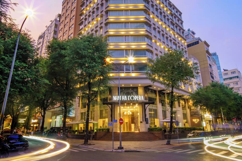 ニャット ハ ロペラ ホテル 写真
