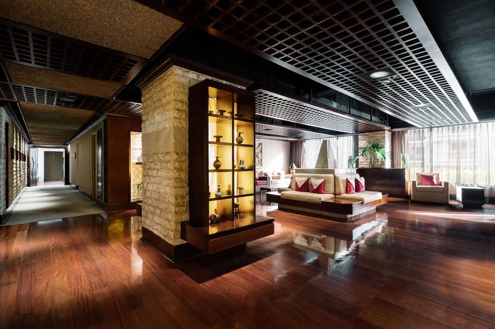 エドサ シャングリラ マニラ 写真