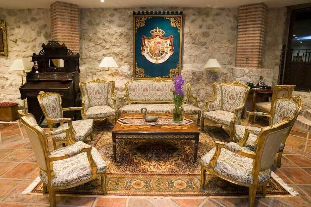 カスティージョ デ クリエル 写真