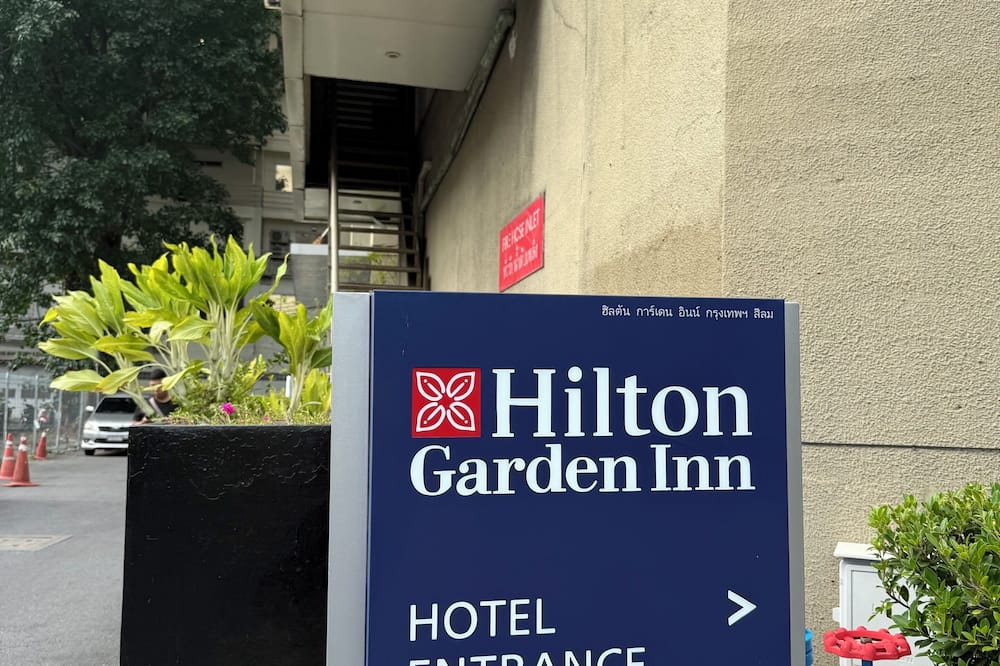 ヒルトン ガーデン イン バンコク シーロム 写真
