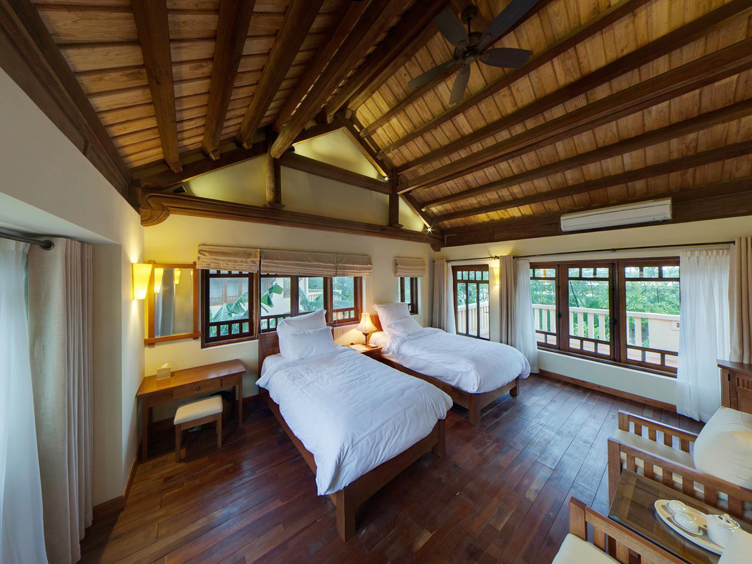 エメラルダ リゾート ニンビン 写真