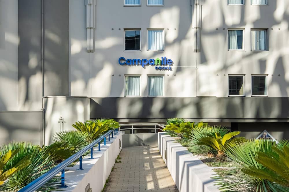 カンパニール プライム ニース エアポート 写真