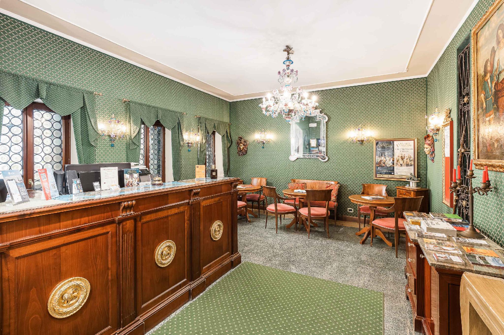 ホテル サン モイス 写真