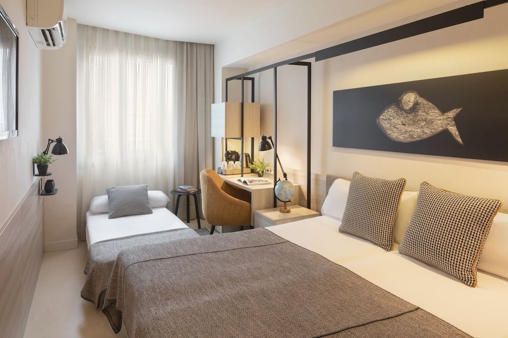 ホテル デニット バルセロナ 写真