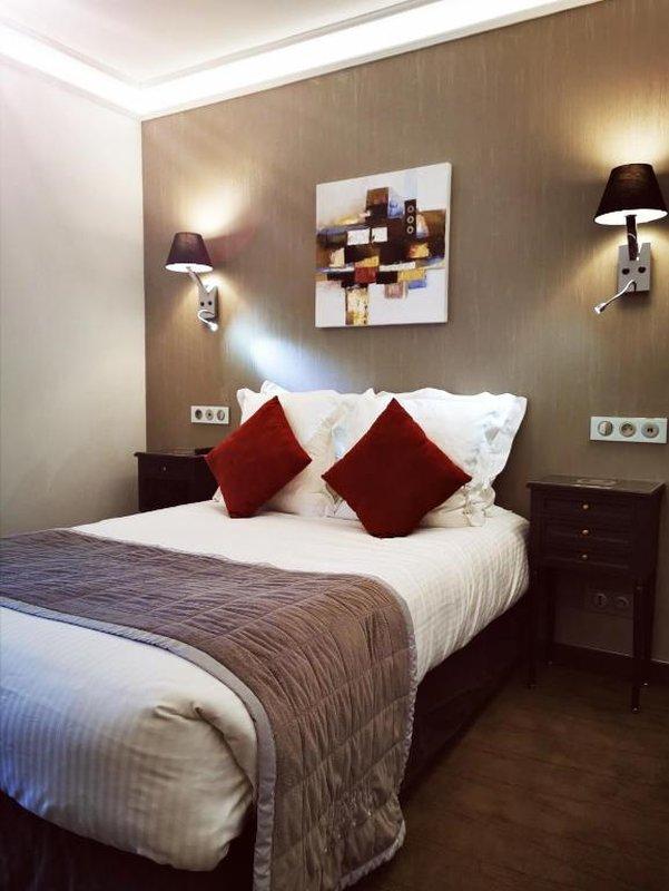 ホテル ヘンリー II ビューン センター 写真