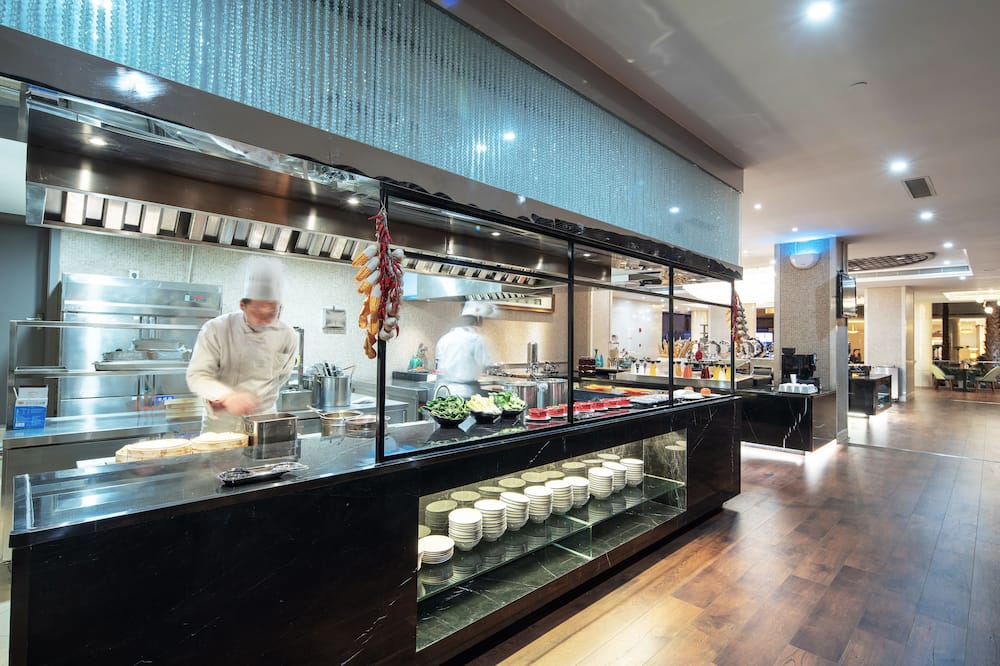 ジンジャン ウェスト キャピタル インターナショナル ホテル 写真