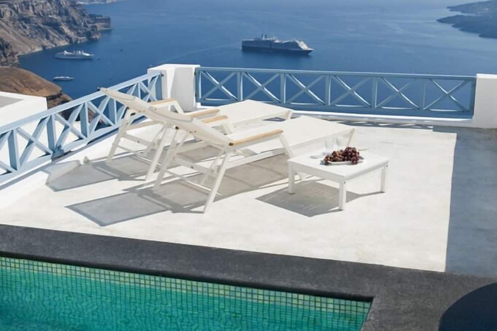 ゴルゴナ ヴィラス 写真