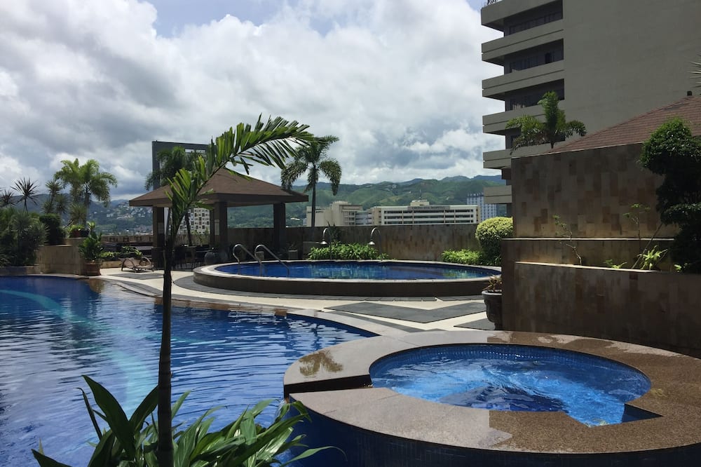 クラウン リージェンシー ホテル & タワーズ 写真