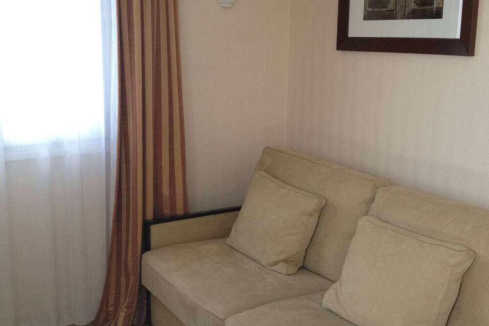 ジ オリジナルズ シティ ホテル シャンテクレール ルマン 写真