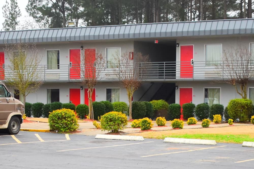 エコノミー イン リトル ロック 写真