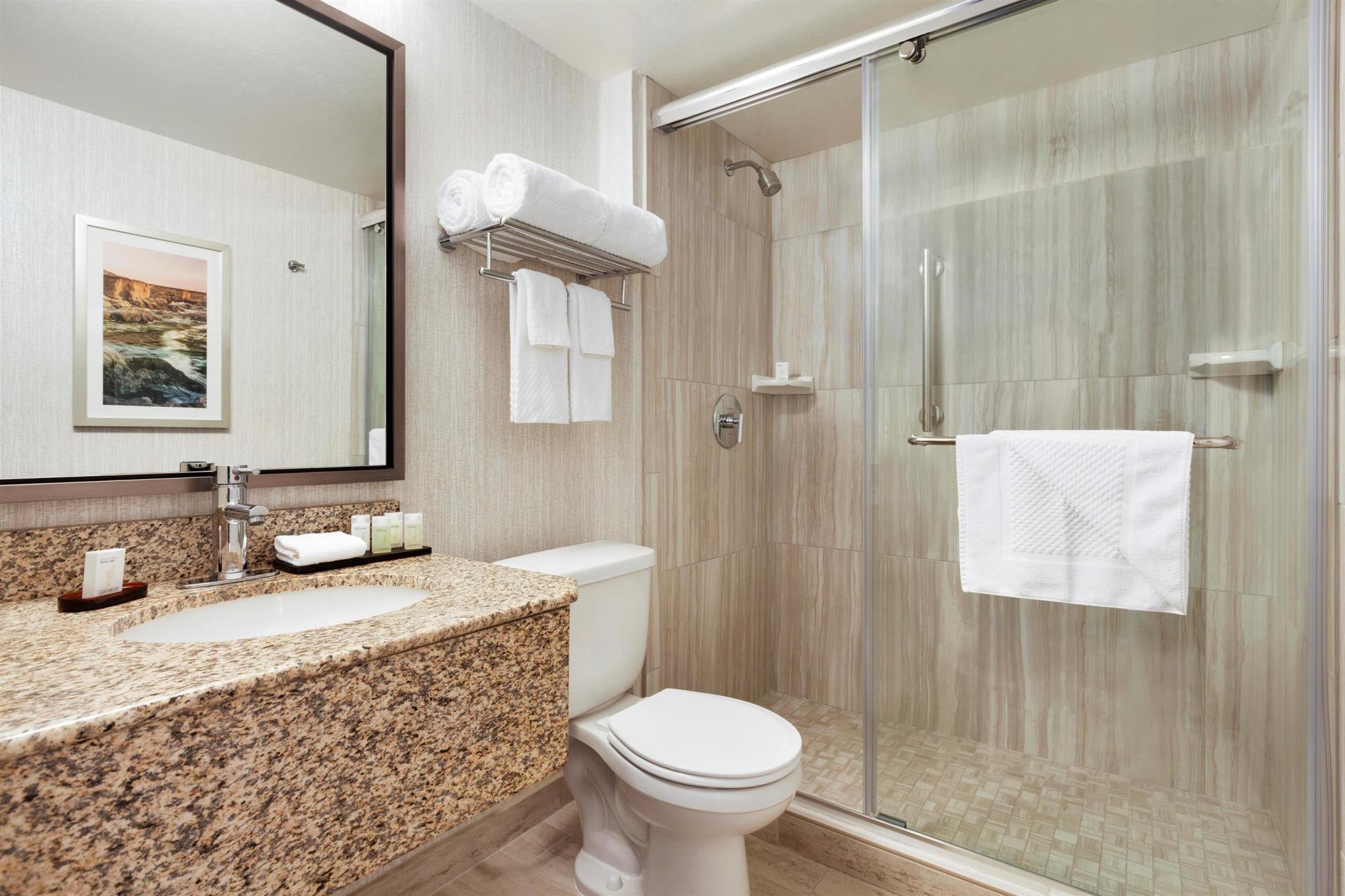 エンバシー スイーツ バイ ヒルトン サン ルイス オビスポ 写真