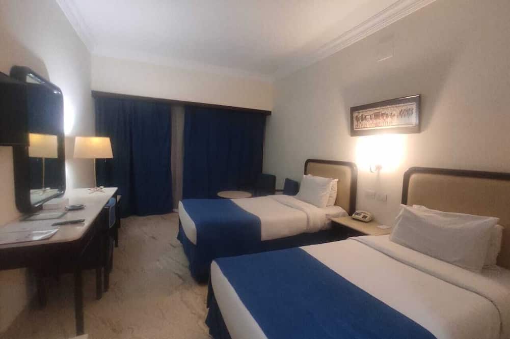 アラカン イータベ ルクソール ホテル 写真