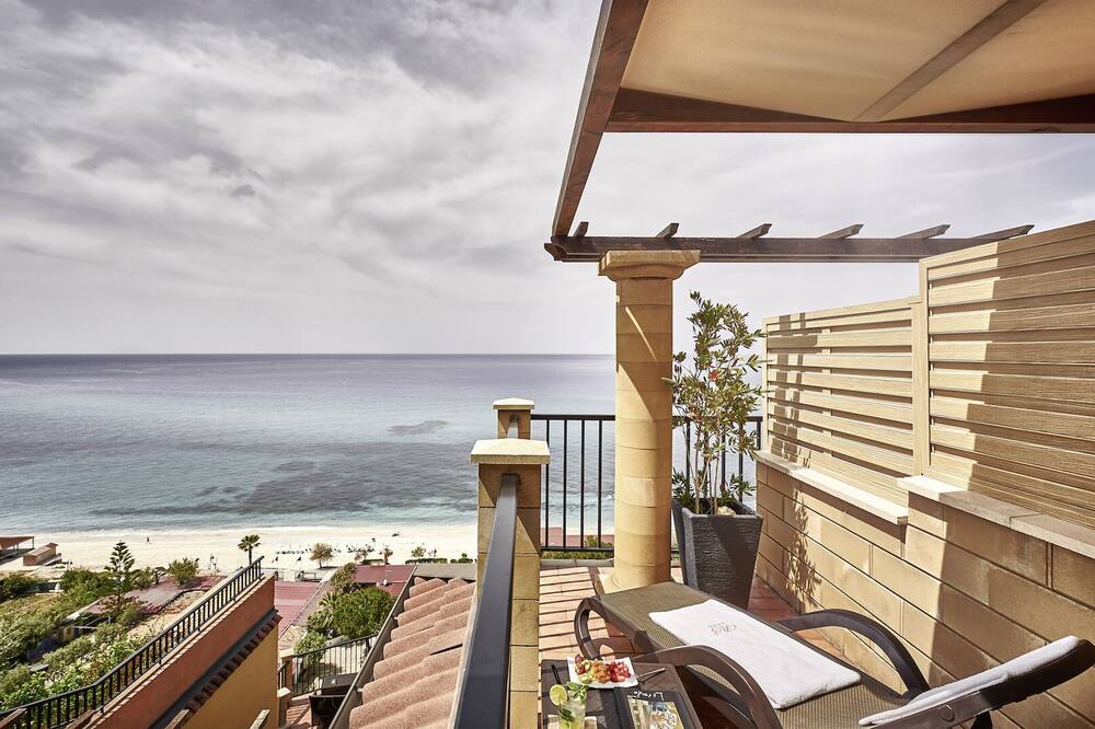 ホテル ロッカ デッラ セナ 写真