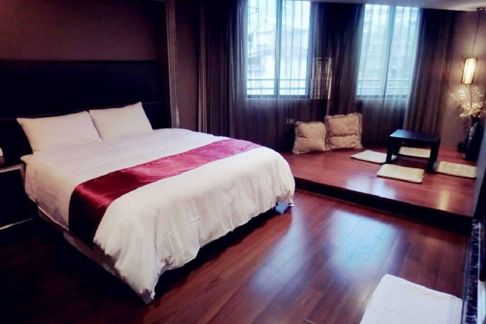 エブリデイ ホット スプリング ホテル 写真