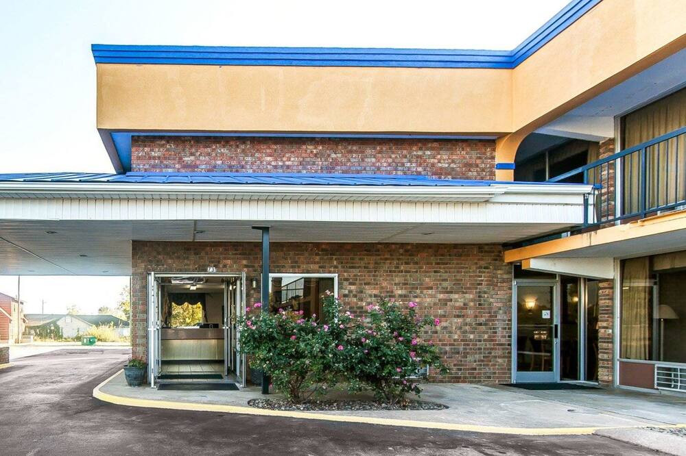 ロードウェイ イン 写真