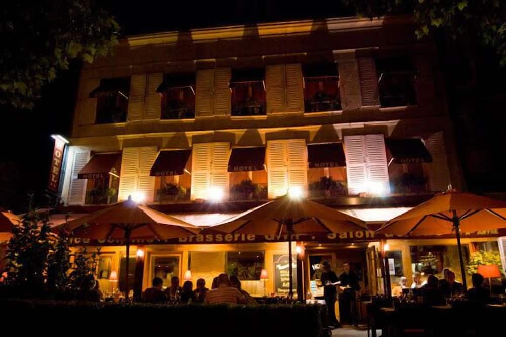 ホテル ラヴニュー 写真