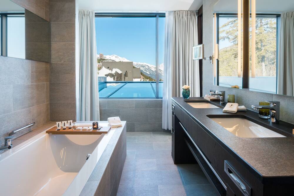 クラン アンバサダー 写真