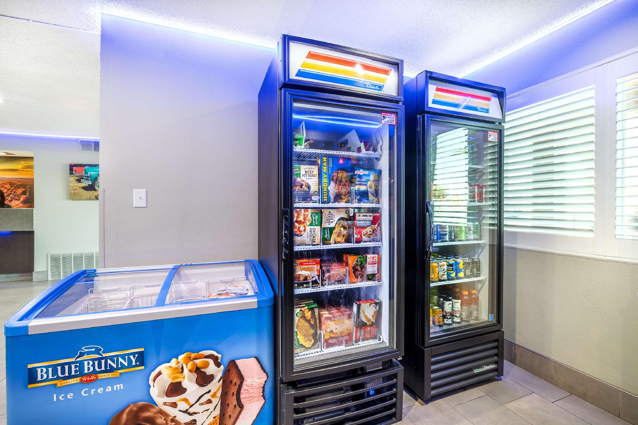 ベスト ウェスタン マッカラン イン 写真