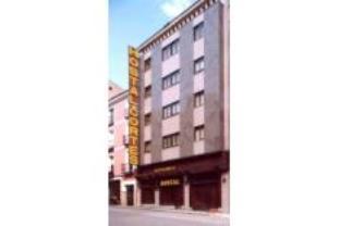 オスタル コルテス 写真