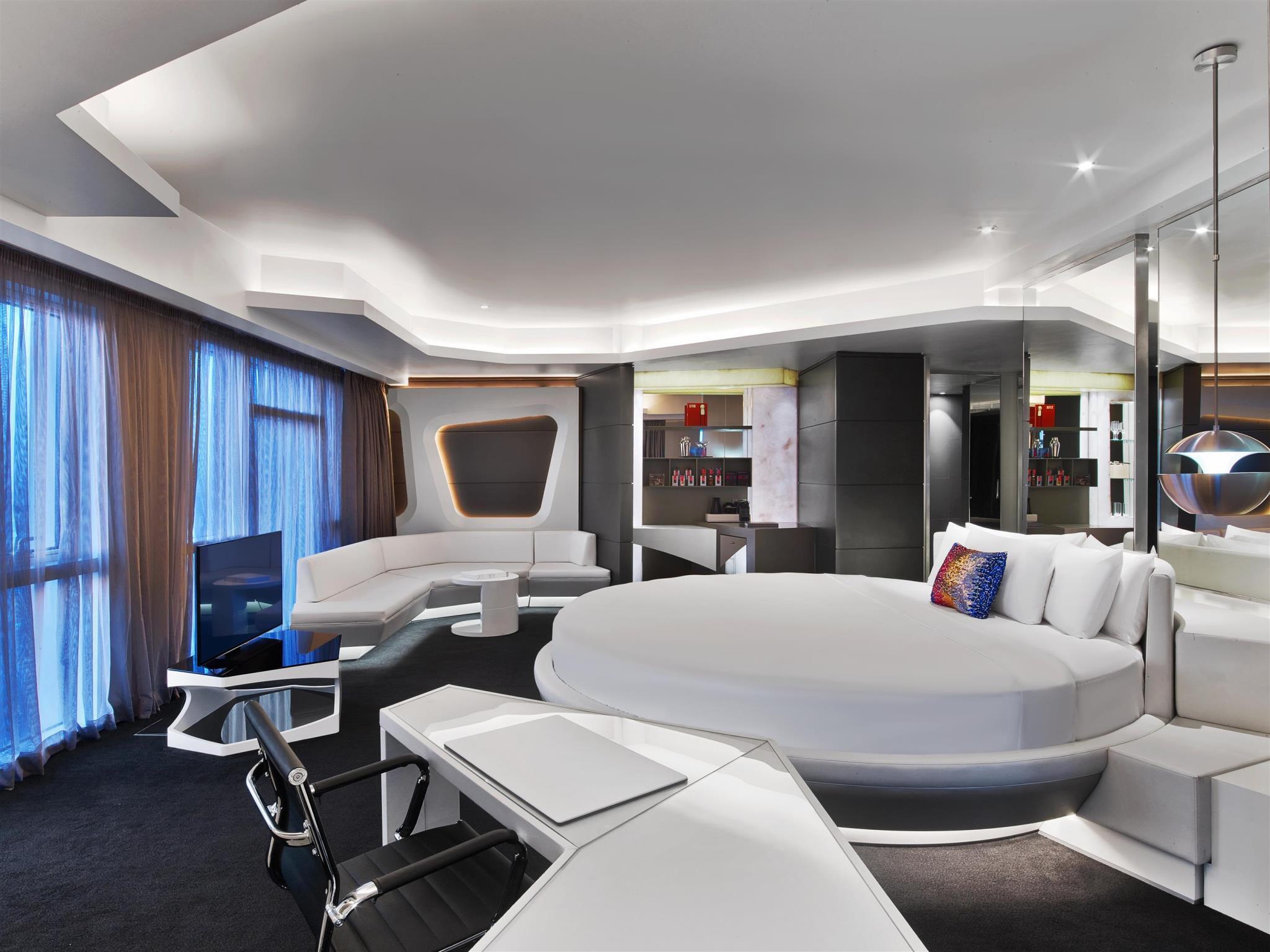 V Hotel Dubai Curio Collection by Hilton 写真
