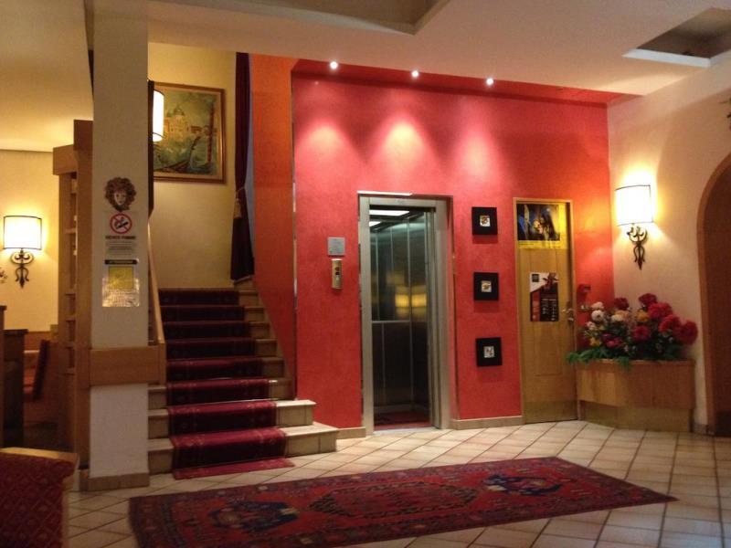 ホテル ピアーヴェ 写真