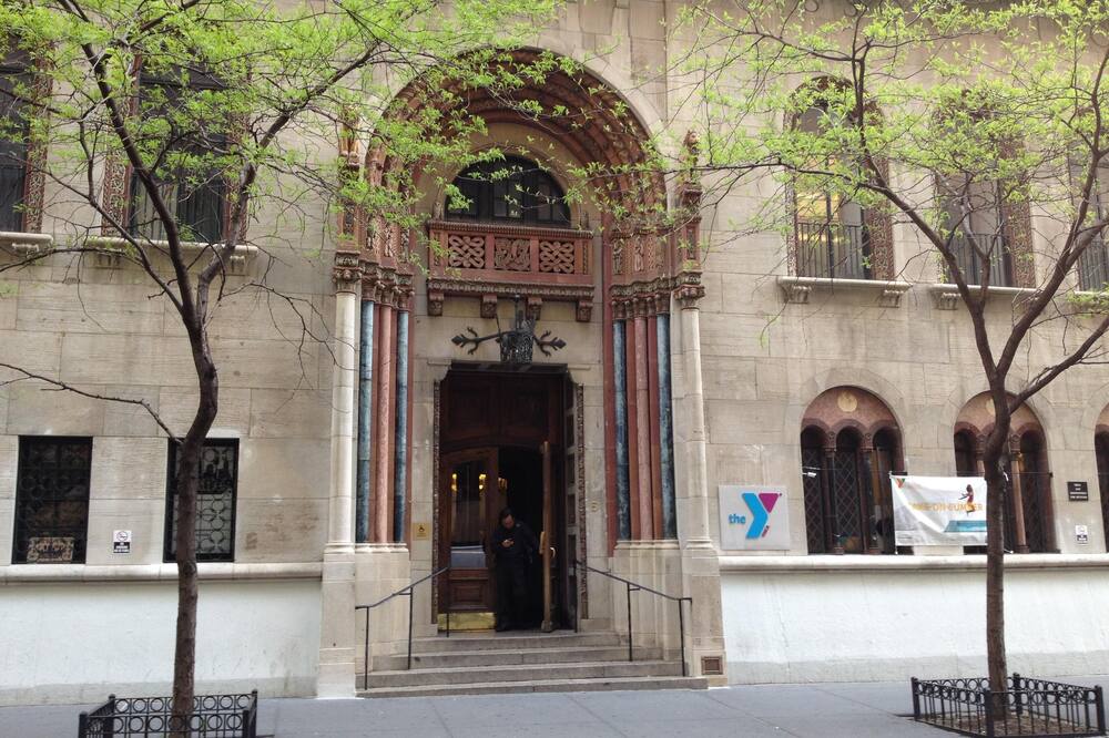 YMCA West Side 写真