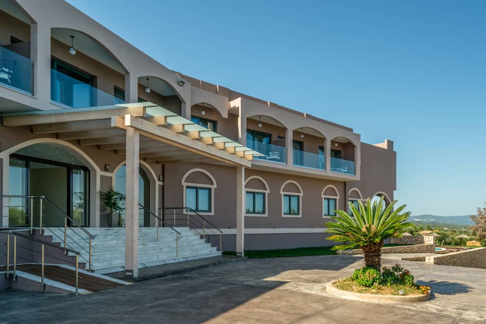 Elegance Luxury Executive Suites - Adults Only 写真
