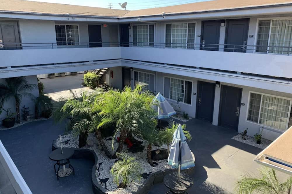 スカイウェイズ ホテル 写真