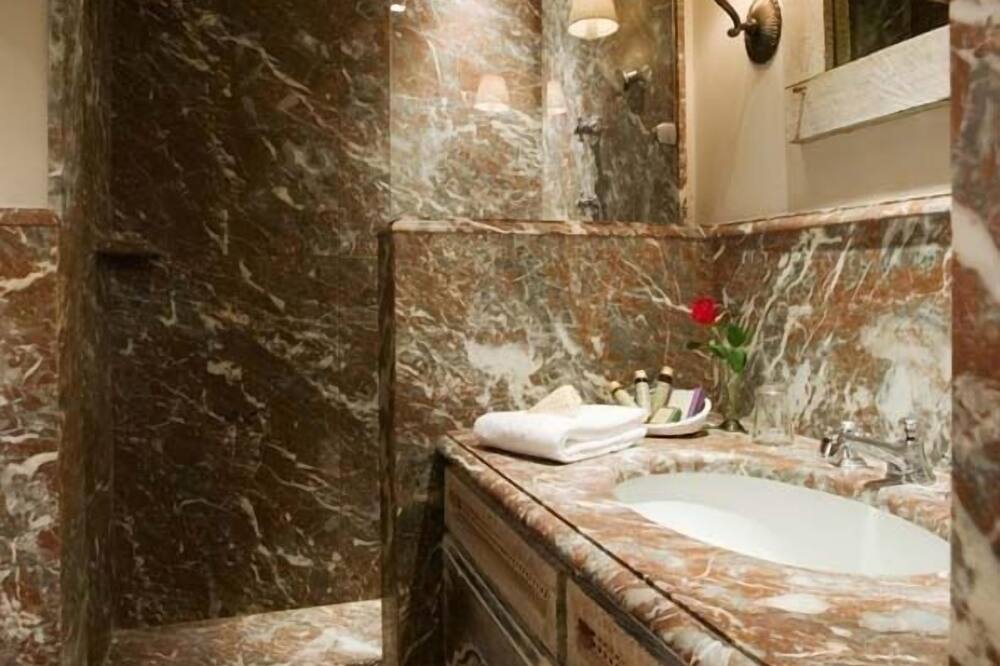 ルレ ブルゴンディッシュ クライス ア ラックス ワールドワイド ホテル 写真